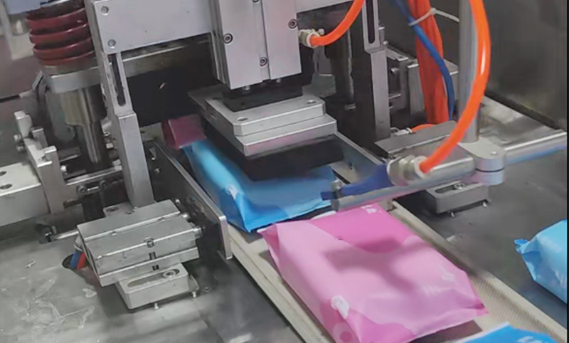 6道全自動濕巾生產線